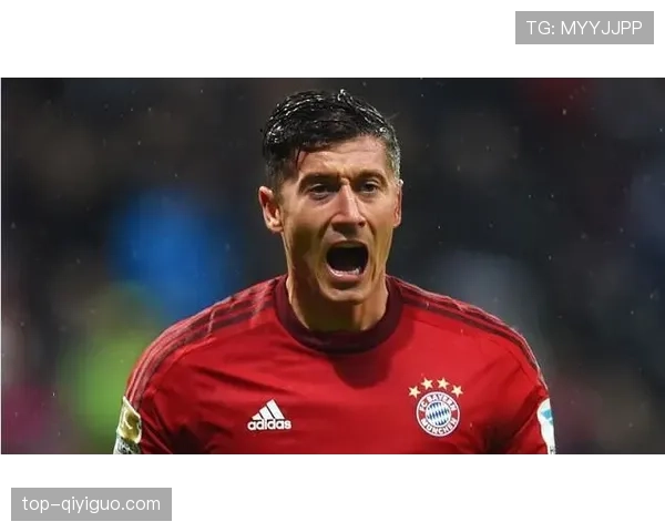 莱万加盟拜仁是战术适配还是投机？体系融合深度解析